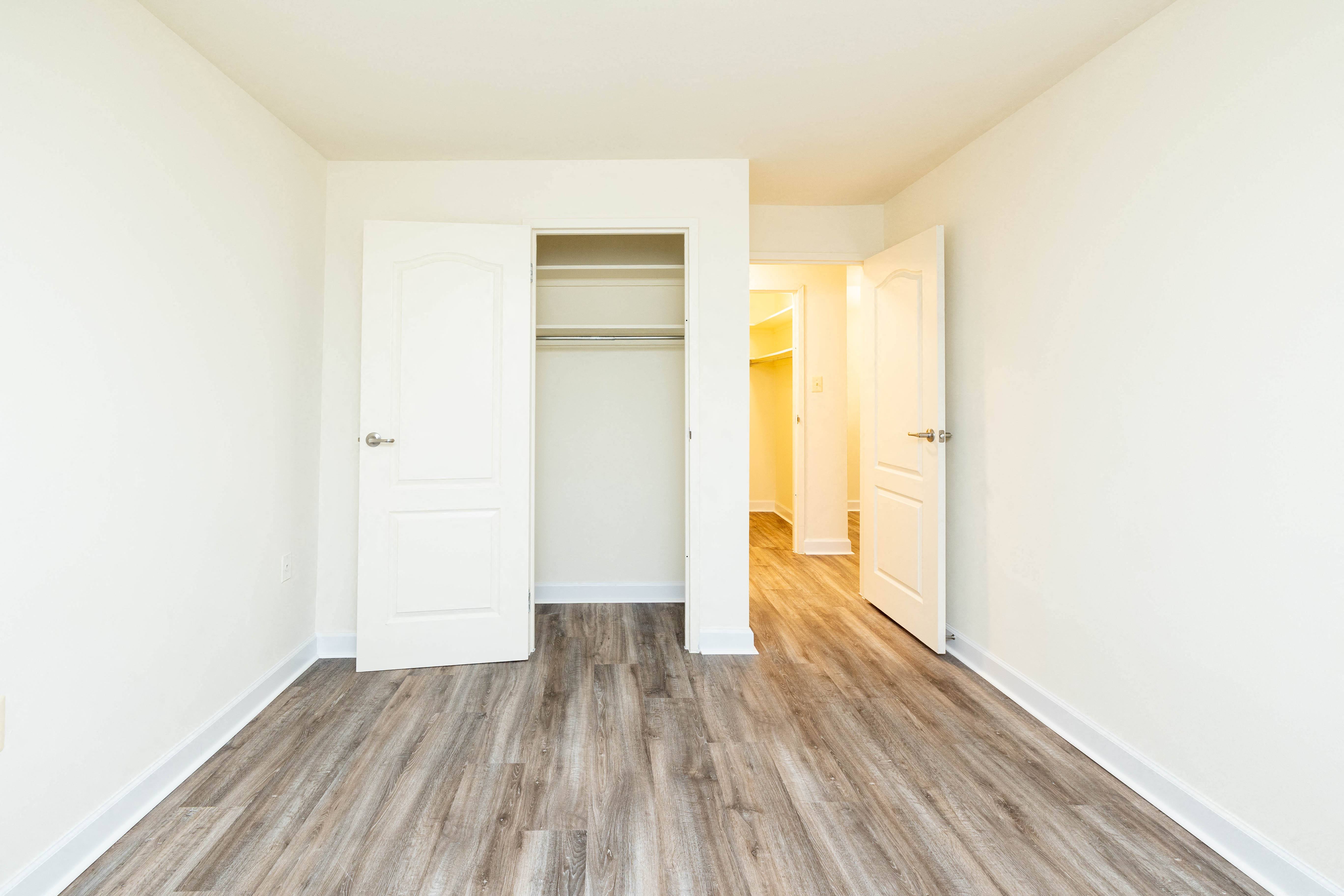 Seminary Roundtop Apartments Image 15